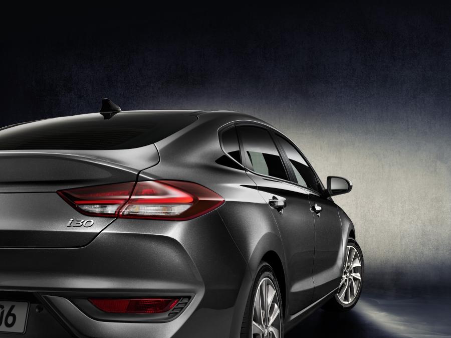 Детали экстерьера Hyundai i30 Fastback (PD) 2017 года  (WW) (фото 5 из 51)